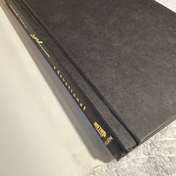 Gold: A Devotional by Crystal Lewis - Picture 5 of 10